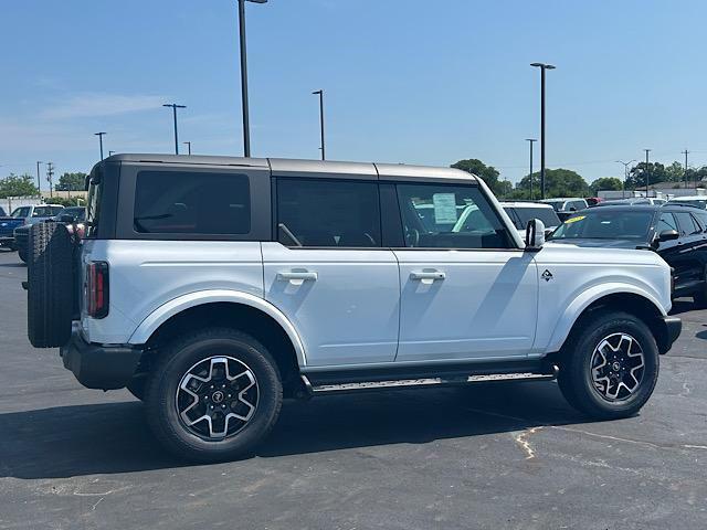 new 2025 Ford Bronco car, priced at $50,557
