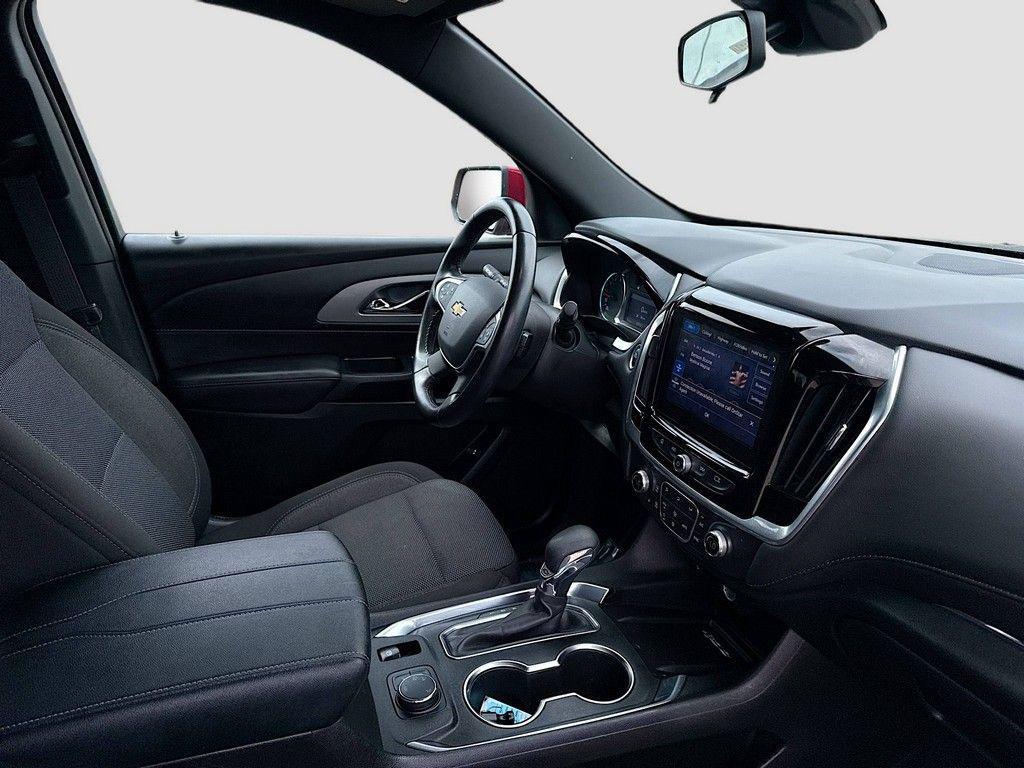 used 2022 Chevrolet Traverse car, priced at $25,990