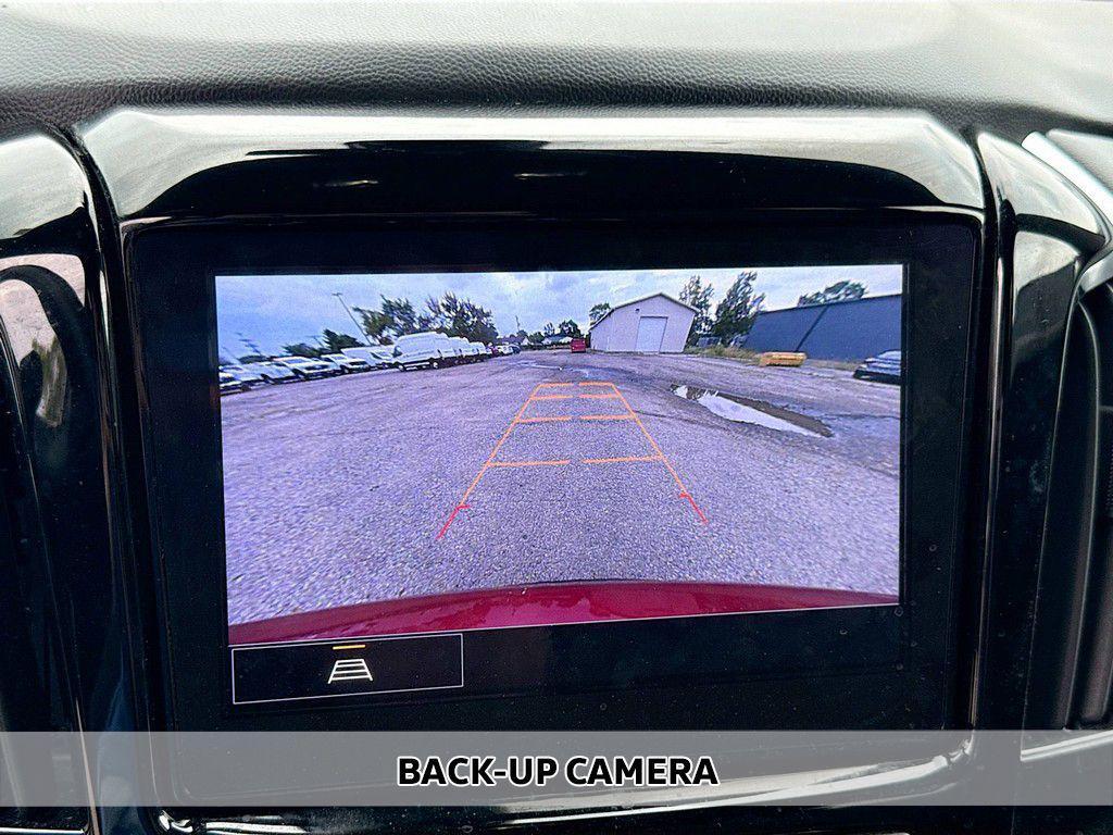 used 2022 Chevrolet Traverse car, priced at $25,990