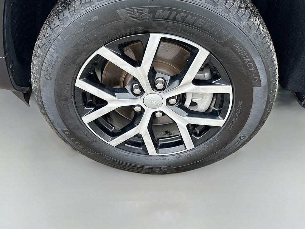 used 2024 Jeep Grand Cherokee L car, priced at $30,299