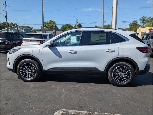 new 2025 Ford Escape PHEV car, priced at $27,268