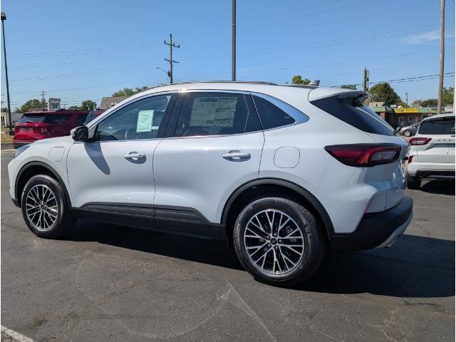 new 2025 Ford Escape PHEV car, priced at $27,268