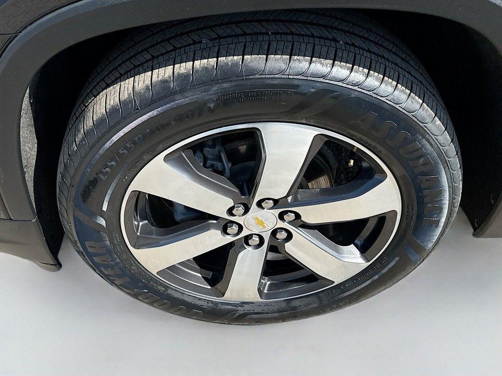 used 2022 Chevrolet Traverse car, priced at $27,990