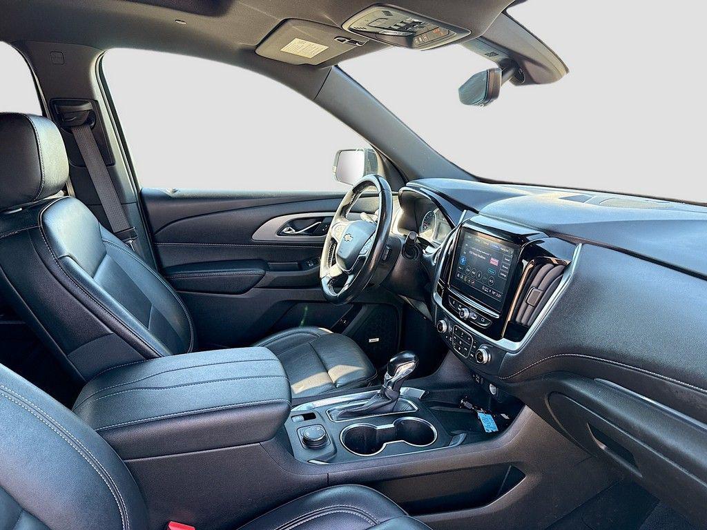 used 2022 Chevrolet Traverse car, priced at $27,990