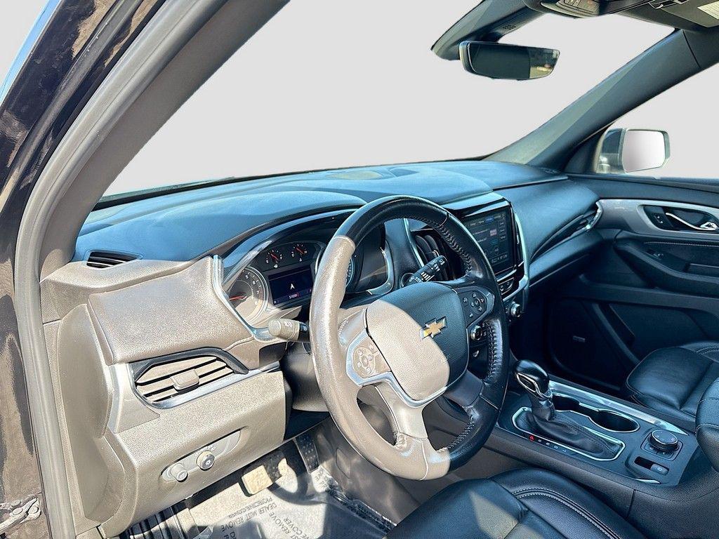 used 2022 Chevrolet Traverse car, priced at $27,990