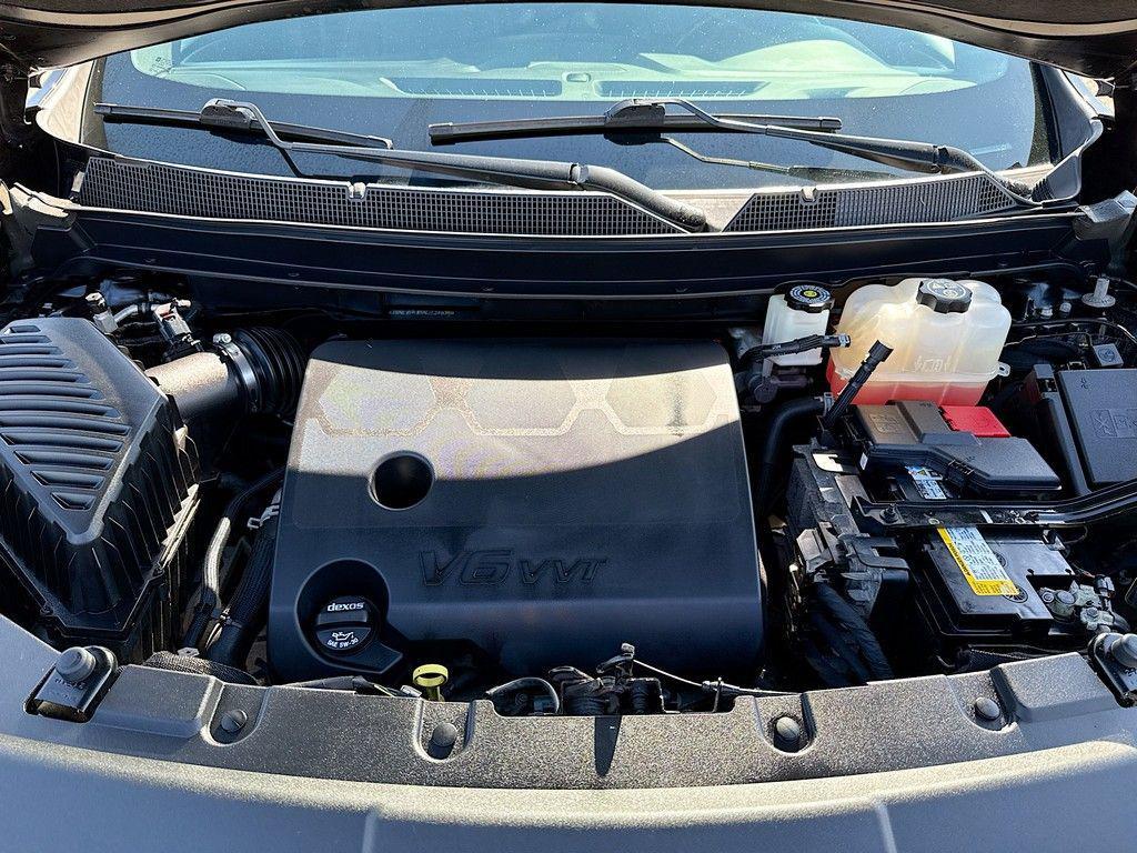 used 2022 Chevrolet Traverse car, priced at $27,990