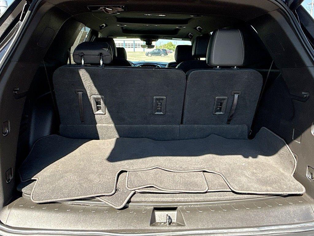 used 2022 Chevrolet Traverse car, priced at $27,990