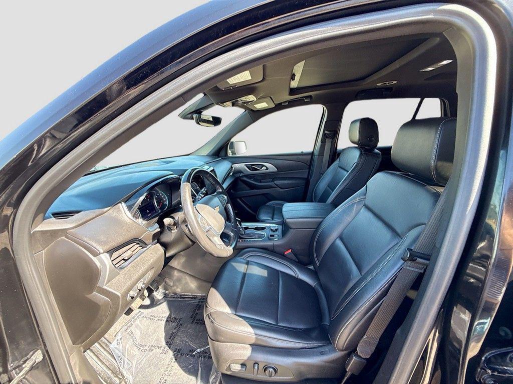 used 2022 Chevrolet Traverse car, priced at $27,990
