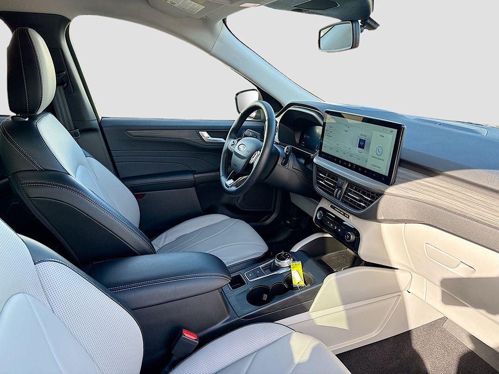 used 2025 Ford Escape car, priced at $29,990