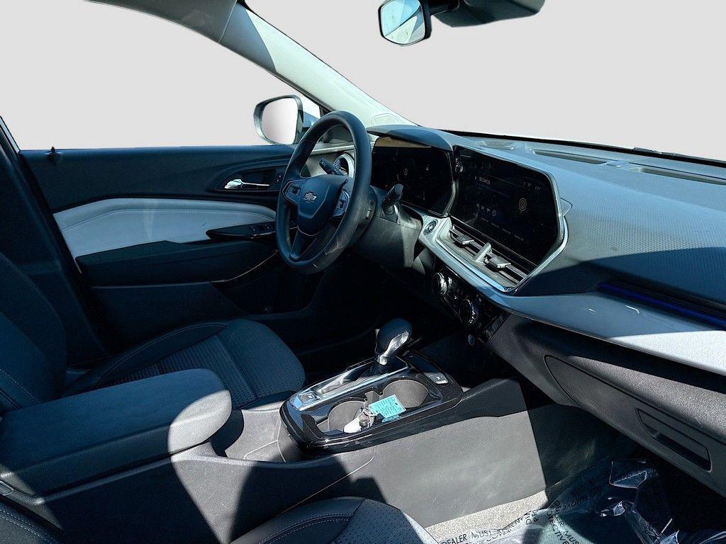 used 2024 Chevrolet Trax car, priced at $19,390