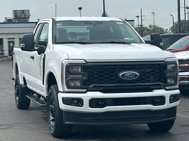 new 2025 Ford F-350 car, priced at $54,817