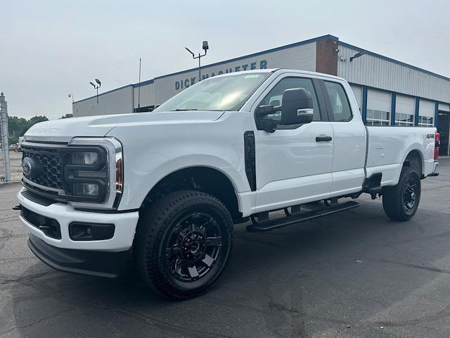 new 2025 Ford F-350 car, priced at $54,817