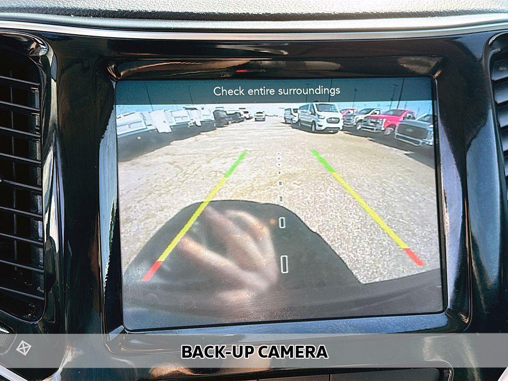 used 2020 Jeep Cherokee car, priced at $18,999