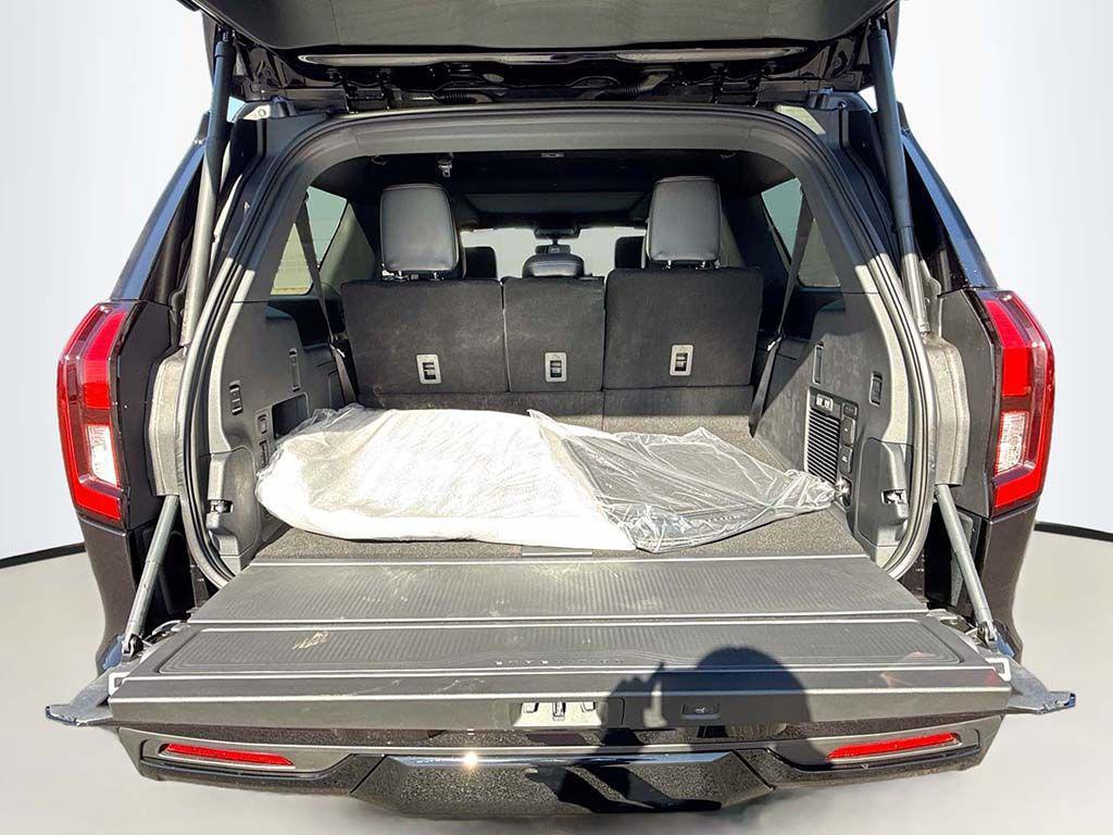 new 2025 Ford Expedition Max car, priced at $82,158