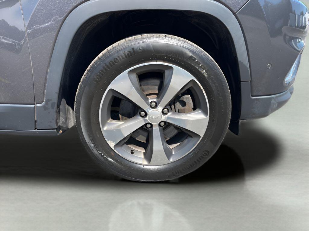 used 2019 Jeep Cherokee car, priced at $16,046