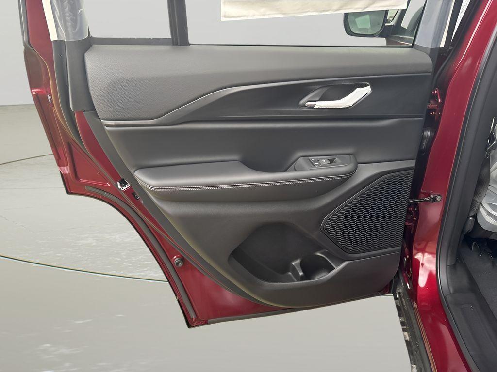 new 2025 Jeep Grand Cherokee car, priced at $38,425