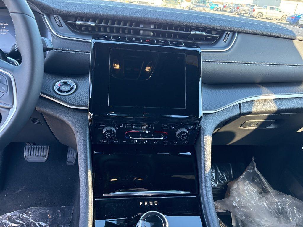 new 2025 Jeep Grand Cherokee L car, priced at $42,803