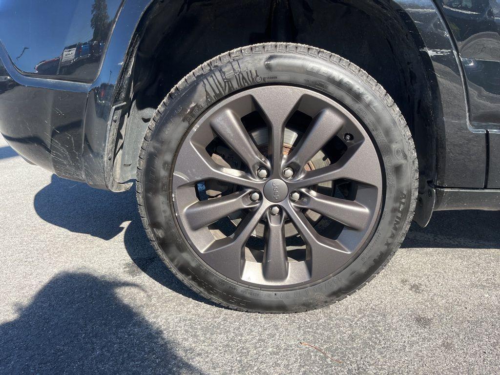 used 2019 Jeep Cherokee car, priced at $18,399