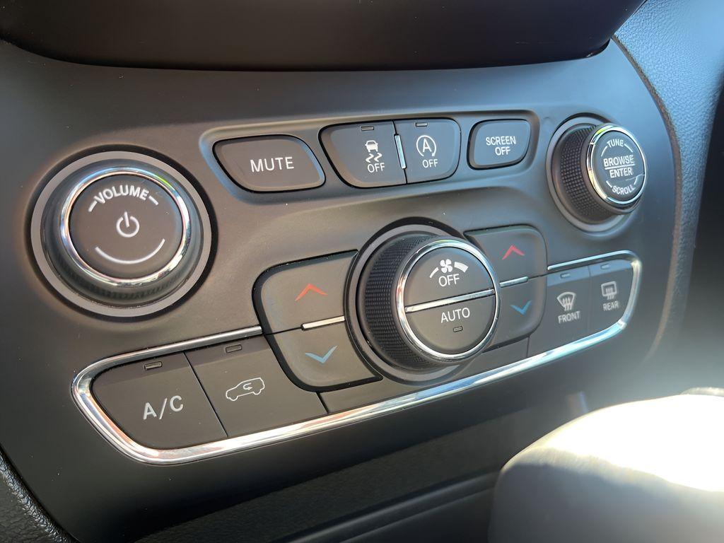 used 2019 Jeep Cherokee car, priced at $18,399