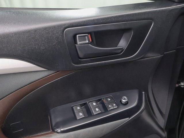 used 2019 Toyota Highlander car, priced at $18,155