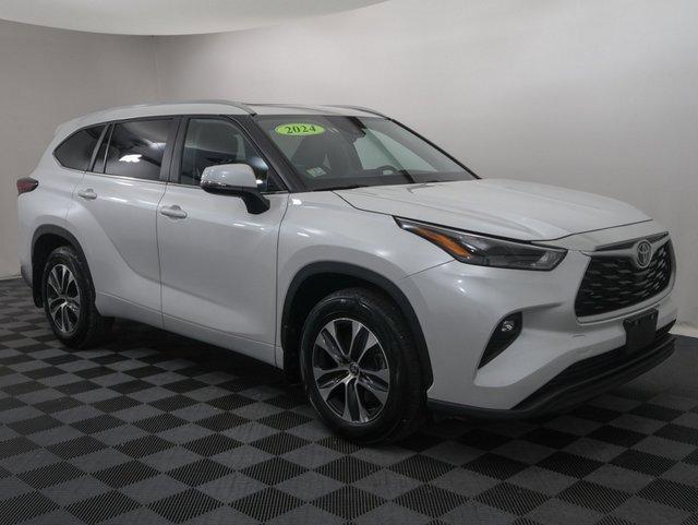 used 2024 Toyota Highlander car, priced at $41,184