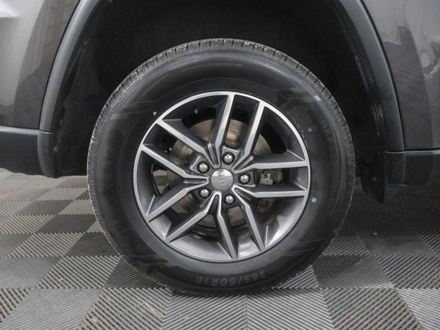 used 2017 Jeep Grand Cherokee car, priced at $17,086