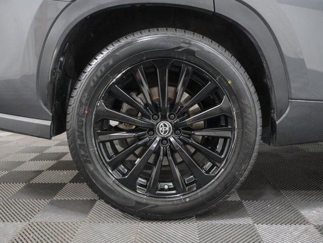 used 2023 Toyota Highlander car, priced at $36,999