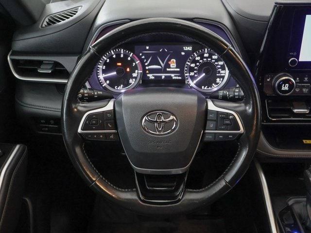 used 2023 Toyota Highlander car, priced at $36,999