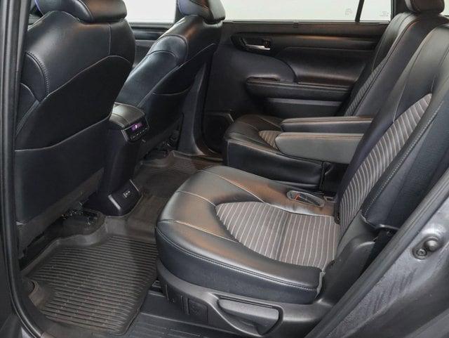 used 2023 Toyota Highlander car, priced at $36,999
