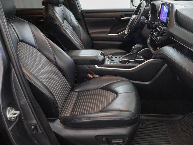 used 2023 Toyota Highlander car, priced at $36,999