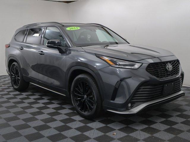 used 2023 Toyota Highlander car, priced at $36,999