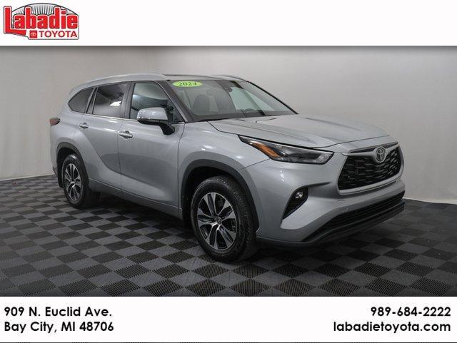 used 2024 Toyota Highlander car, priced at $41,147