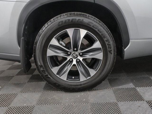used 2024 Toyota Highlander car, priced at $41,147