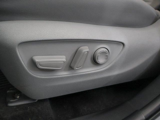 used 2024 Toyota Highlander car, priced at $41,147