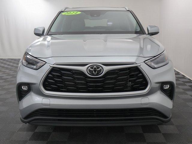 used 2024 Toyota Highlander car, priced at $41,147