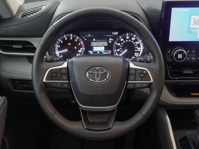 used 2024 Toyota Highlander car, priced at $41,147