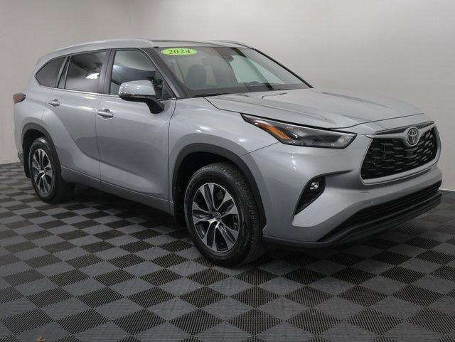 used 2024 Toyota Highlander car, priced at $41,147
