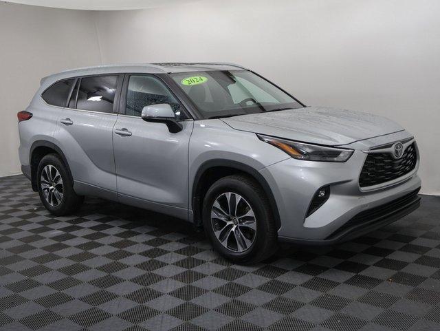 used 2024 Toyota Highlander car, priced at $41,633