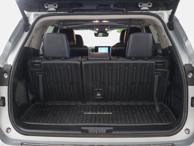 used 2024 Toyota Highlander car, priced at $41,633