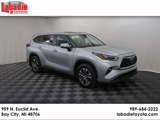 used 2024 Toyota Highlander car, priced at $41,633