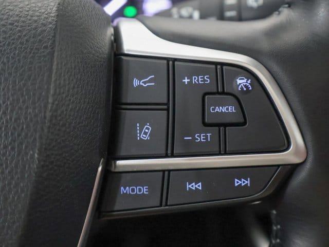 used 2022 Toyota Highlander car, priced at $37,164