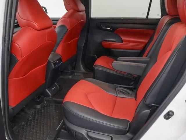 used 2022 Toyota Highlander car, priced at $37,164