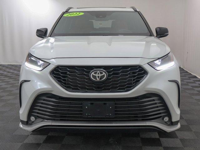 used 2022 Toyota Highlander car, priced at $37,164