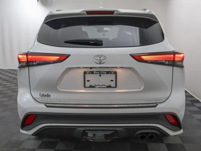 used 2022 Toyota Highlander car, priced at $37,164