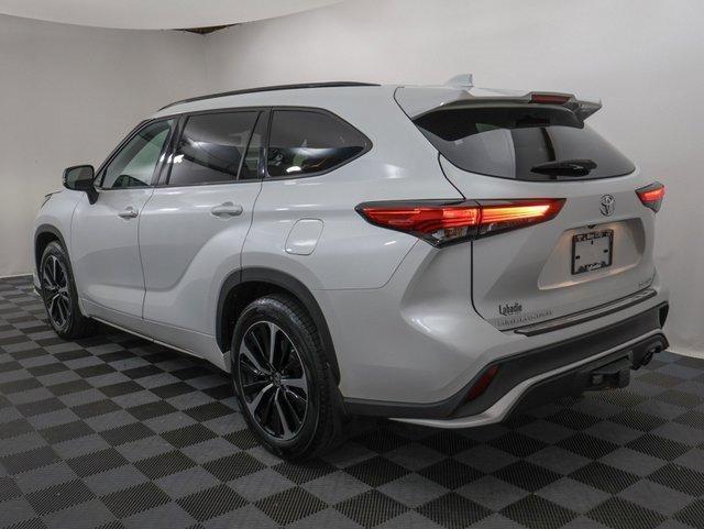 used 2022 Toyota Highlander car, priced at $37,164