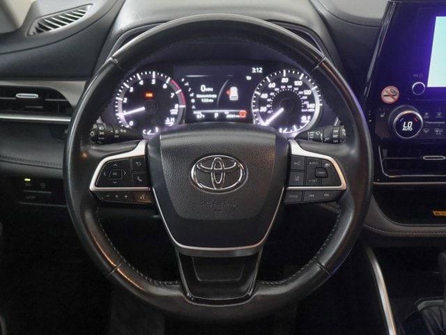 used 2024 Toyota Highlander car, priced at $41,846