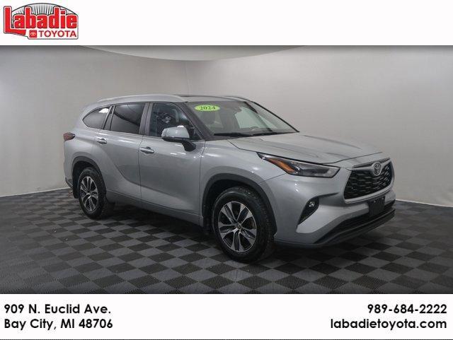 used 2024 Toyota Highlander car, priced at $41,846
