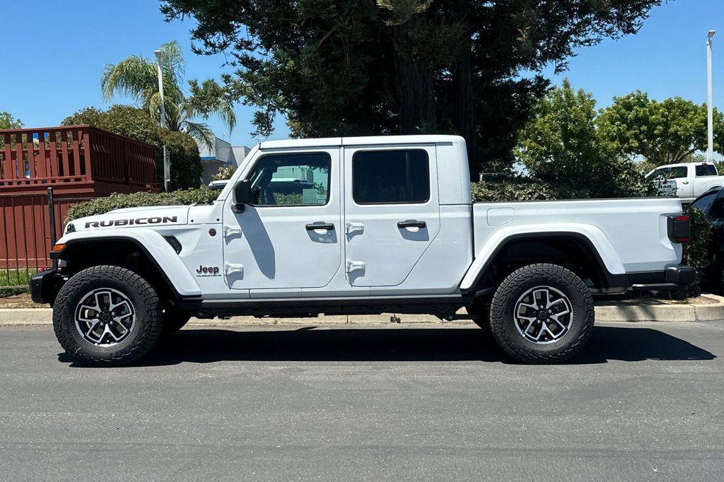 new 2025 Jeep Gladiator car, priced at $56,820
