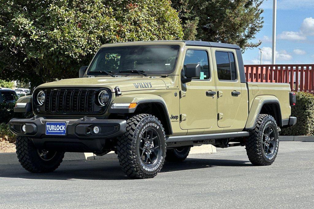 new 2025 Jeep Gladiator car, priced at $43,235