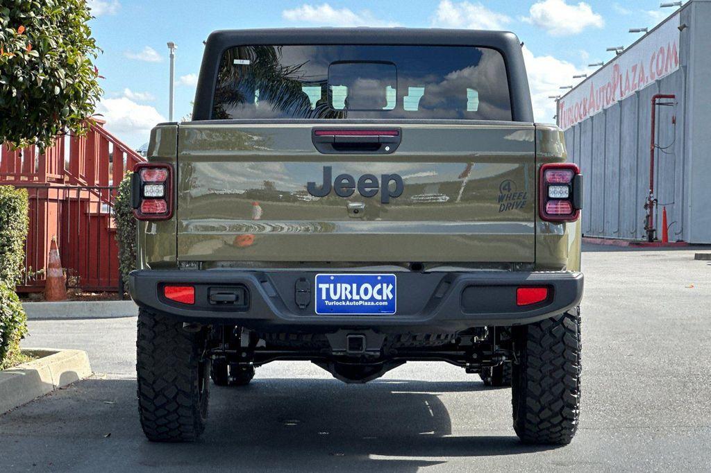 new 2025 Jeep Gladiator car, priced at $43,235